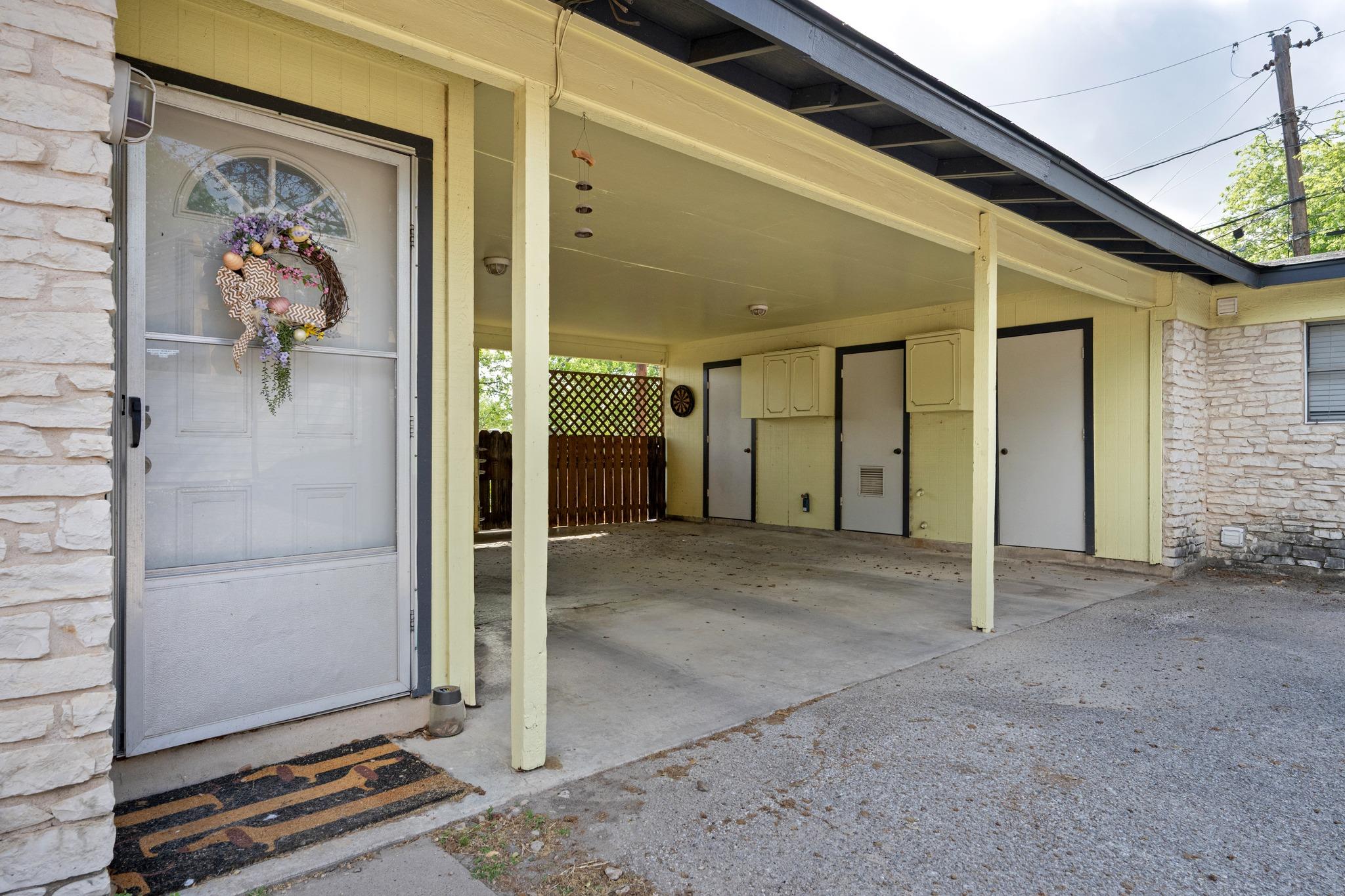3313 S Oak Dr Property Photo 5