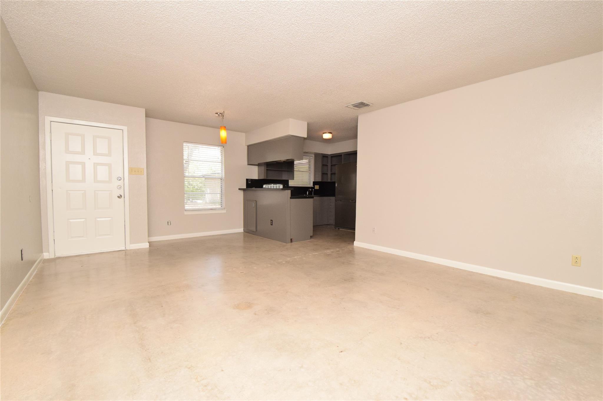 3313 S Oak Dr Property Photo 8