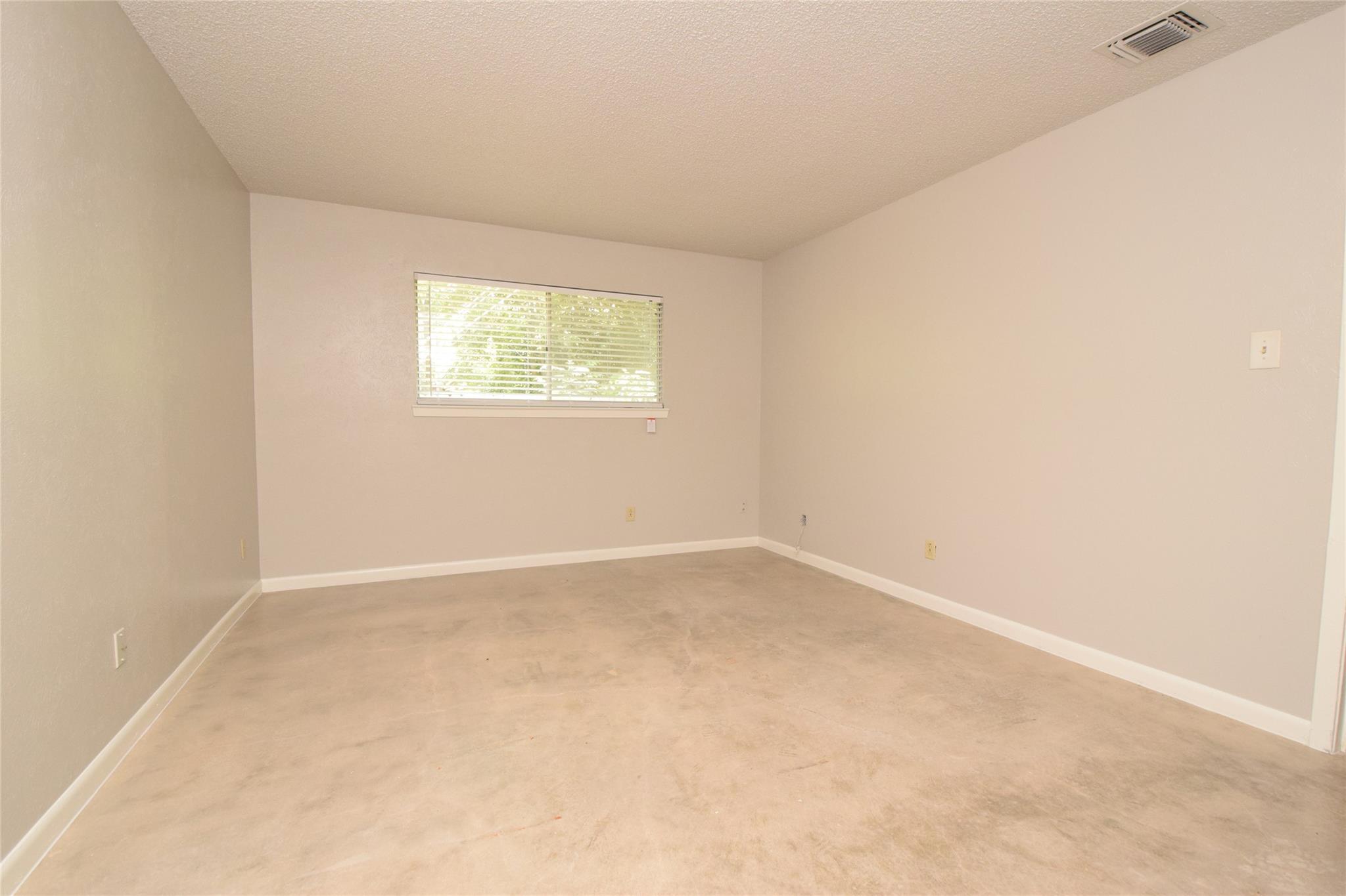 3313 S Oak Dr Property Photo 12