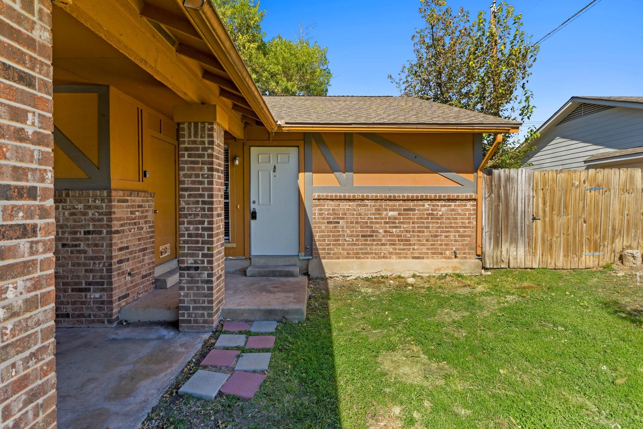 1914 Nicole Cir #a Property Photo 1