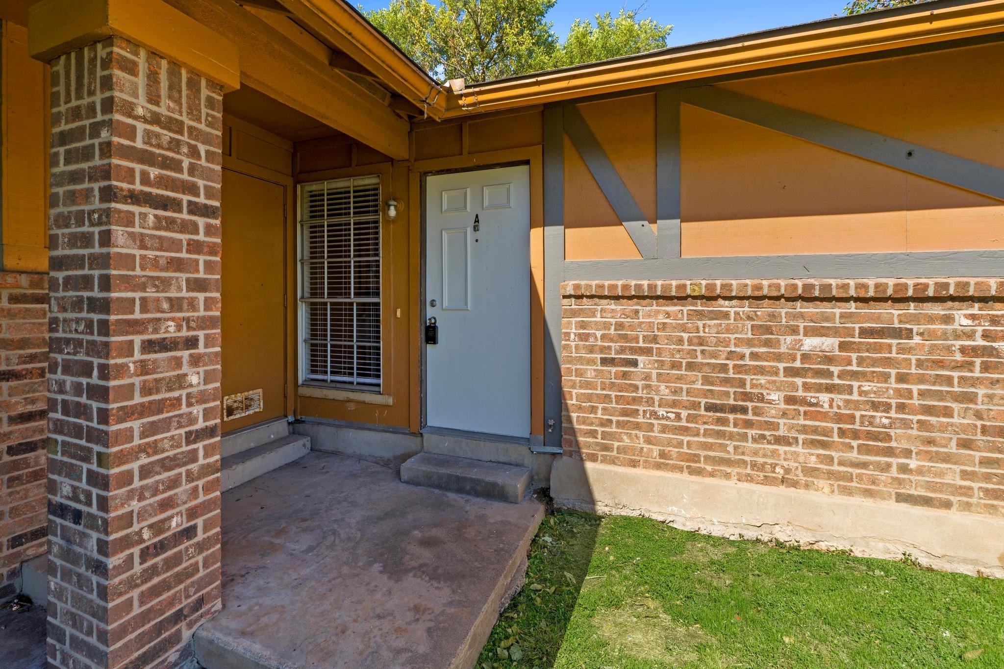 1914 Nicole Cir #a Property Photo 2