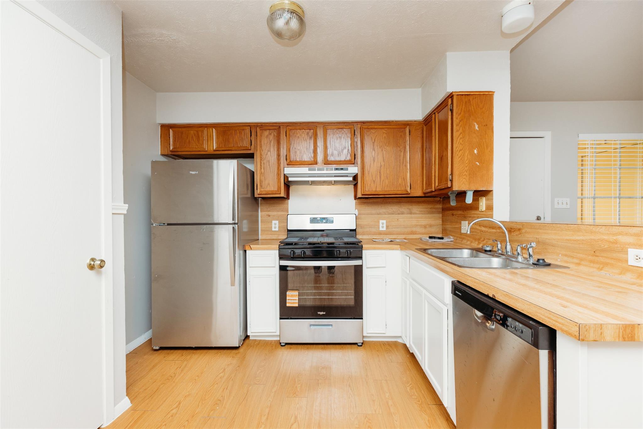 1914 Nicole Cir #a Property Photo 6