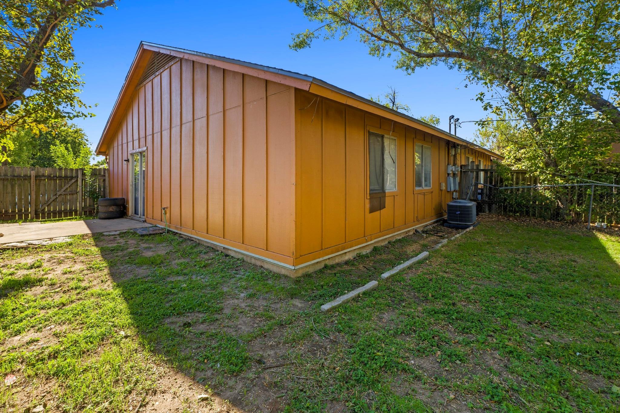1914 Nicole Cir #a Property Photo 16