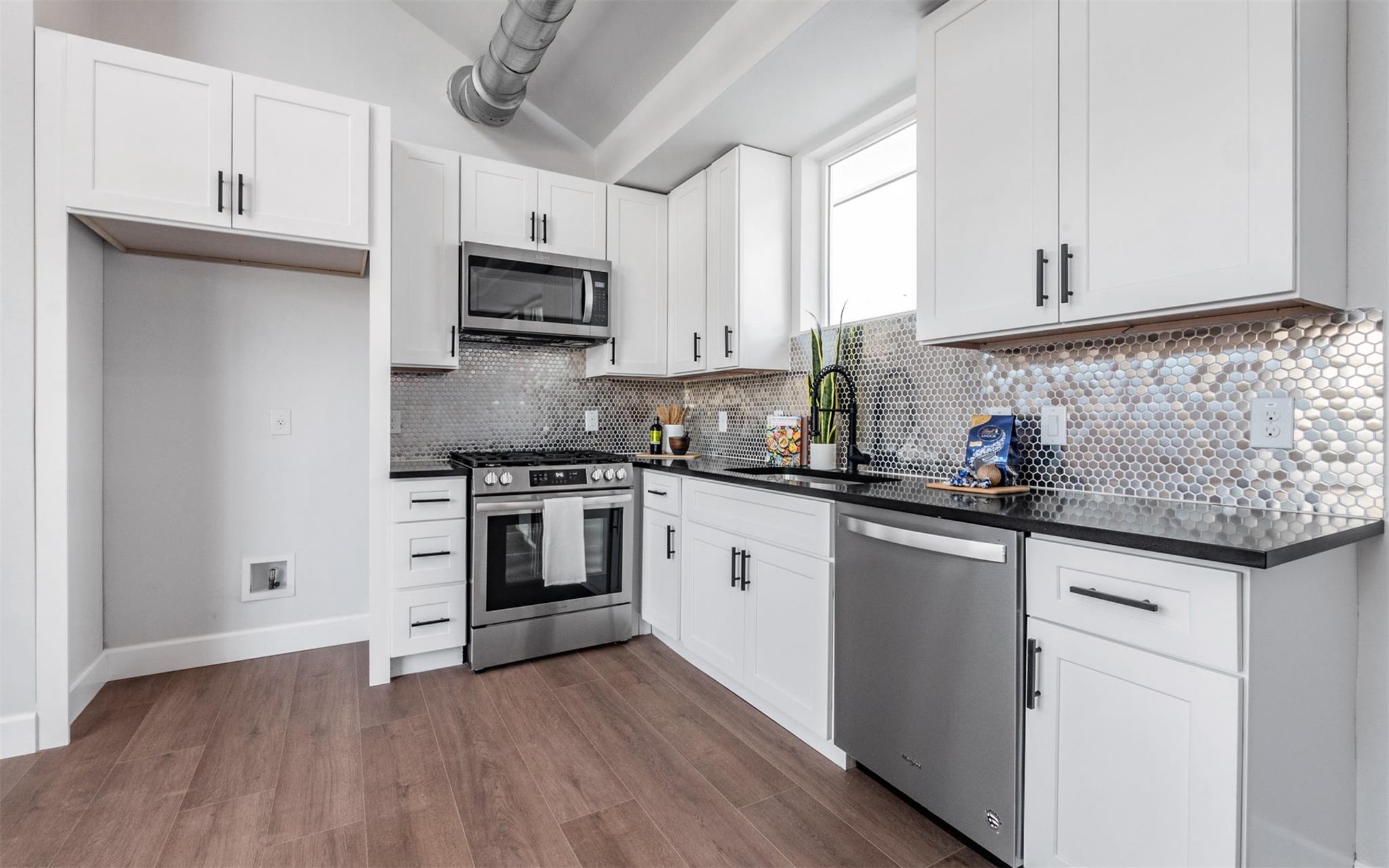 1130 Spur Street B Property Photo 6