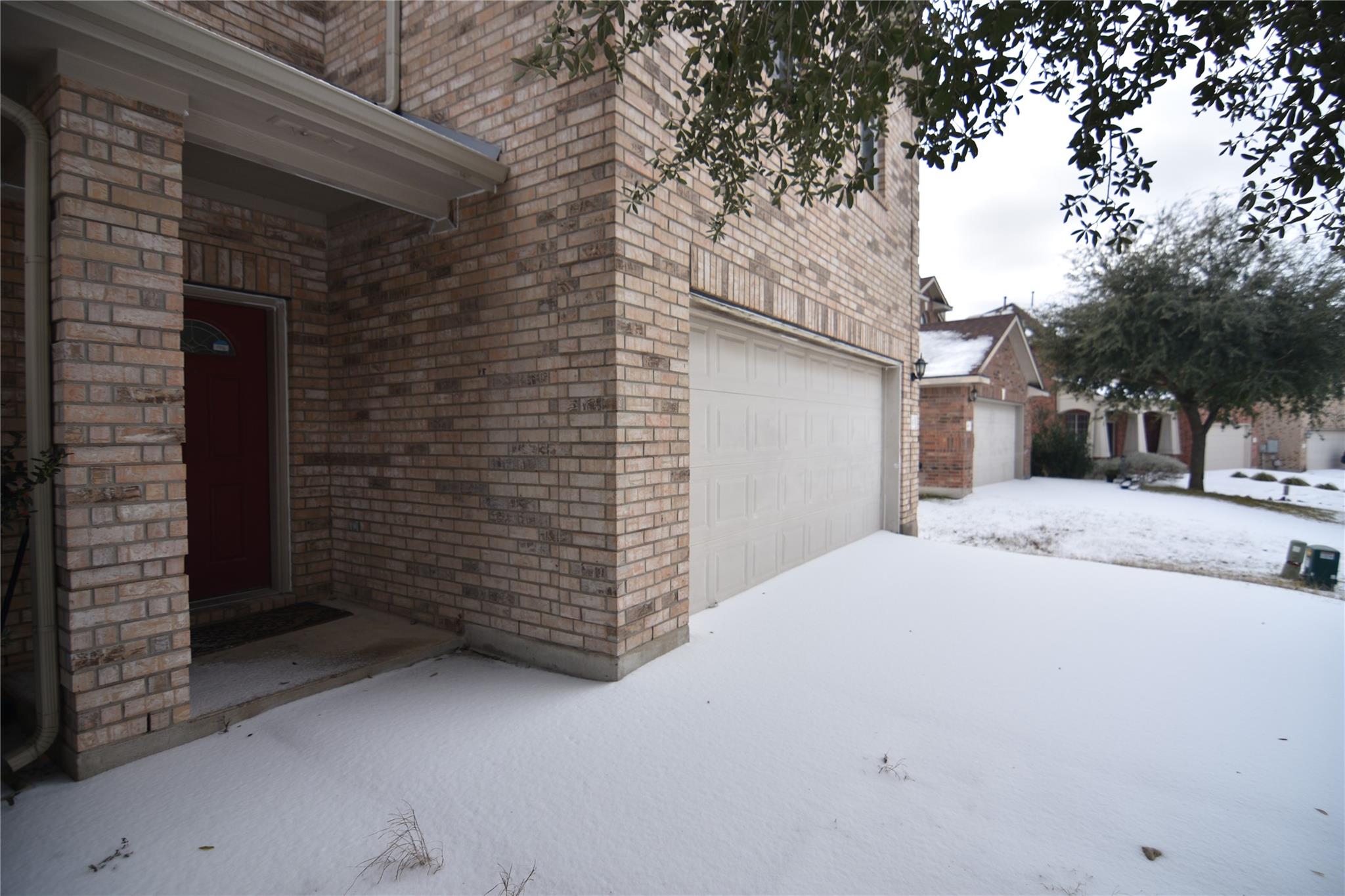 2413 Rachel Ct Property Photo 2