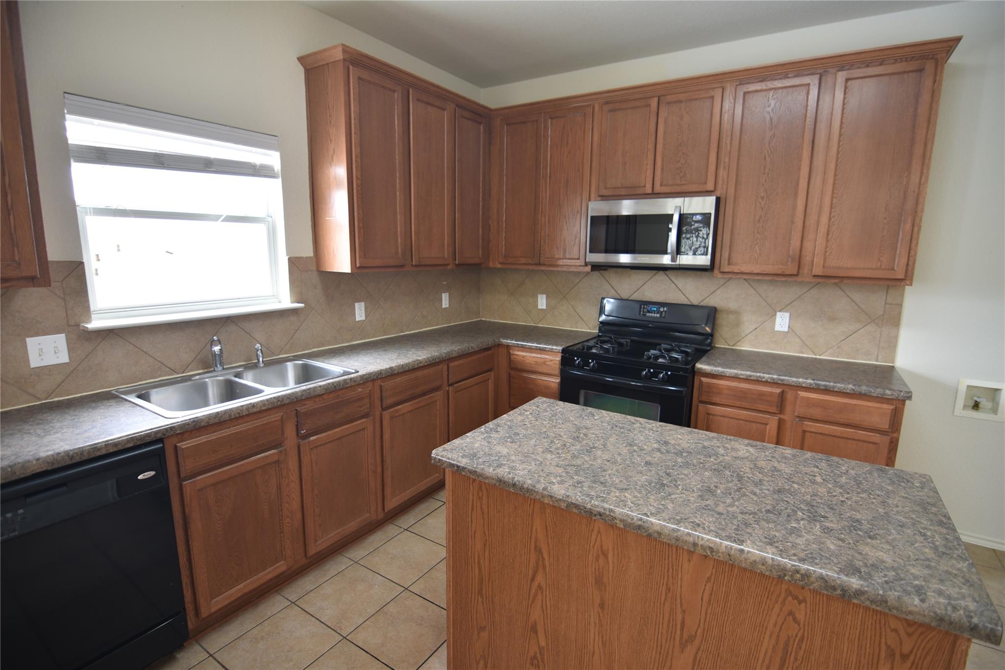 2413 Rachel Ct Property Photo 40