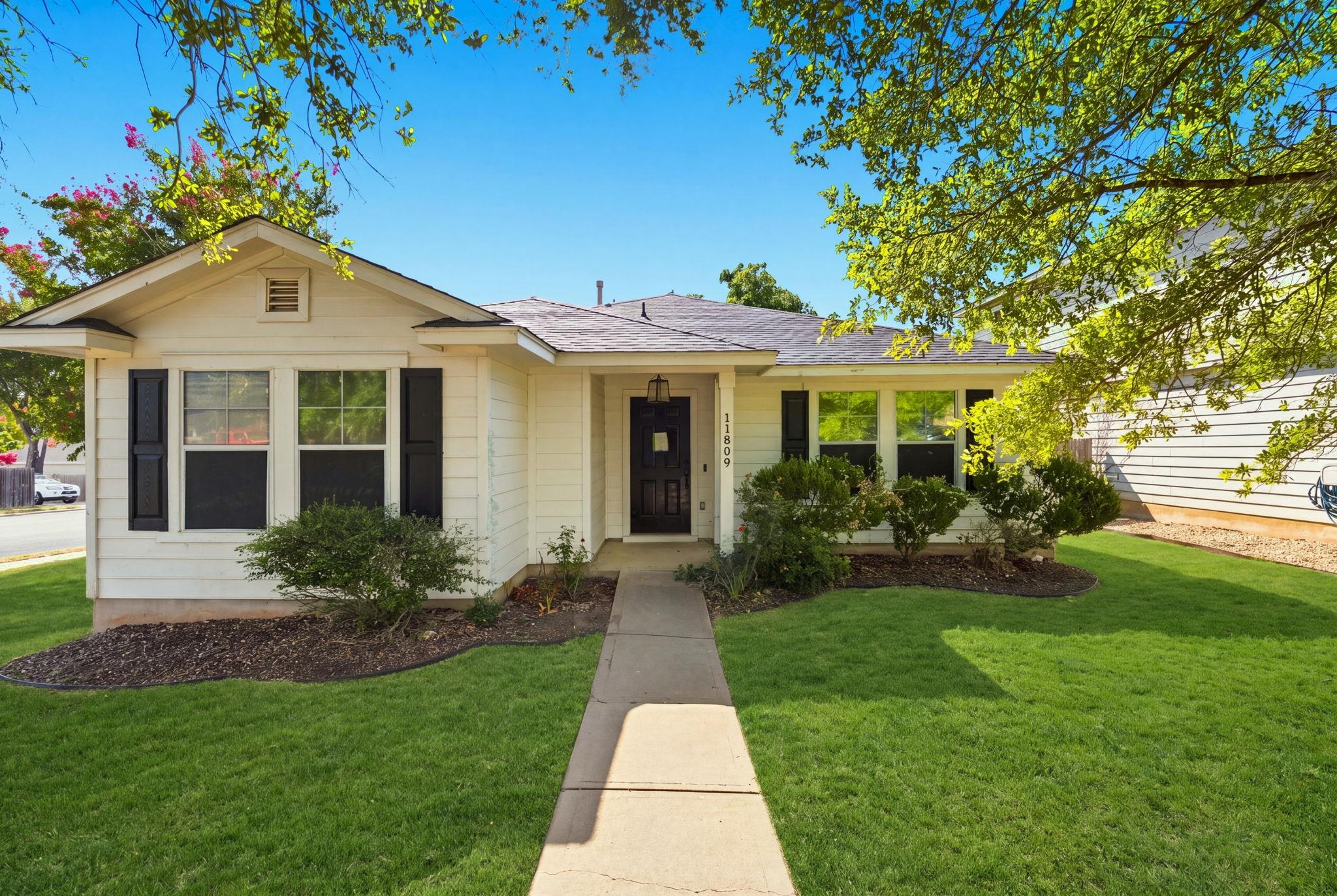 11809 Briarcreek Loop Property Photo 1