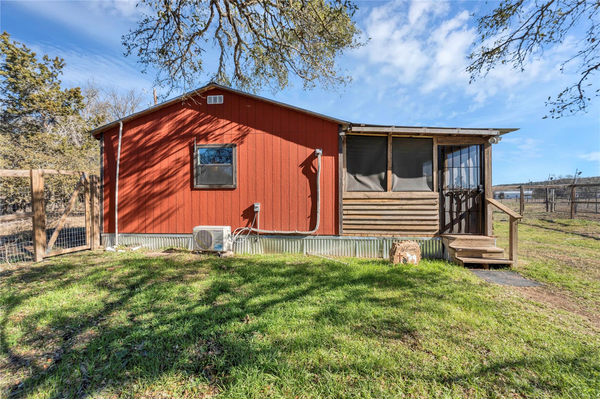 1750 Loop 165 Loop B Property Photo 8