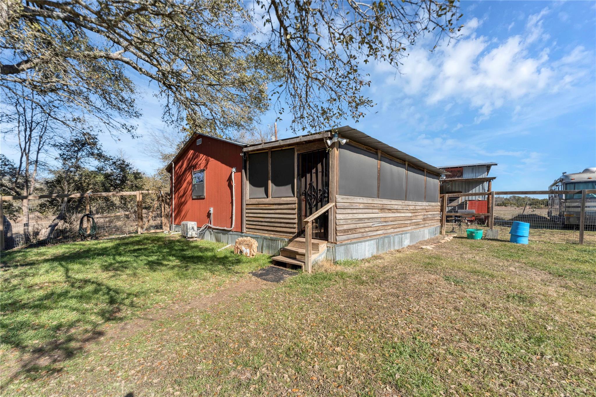 1750 Loop 165 Loop B Property Photo 9