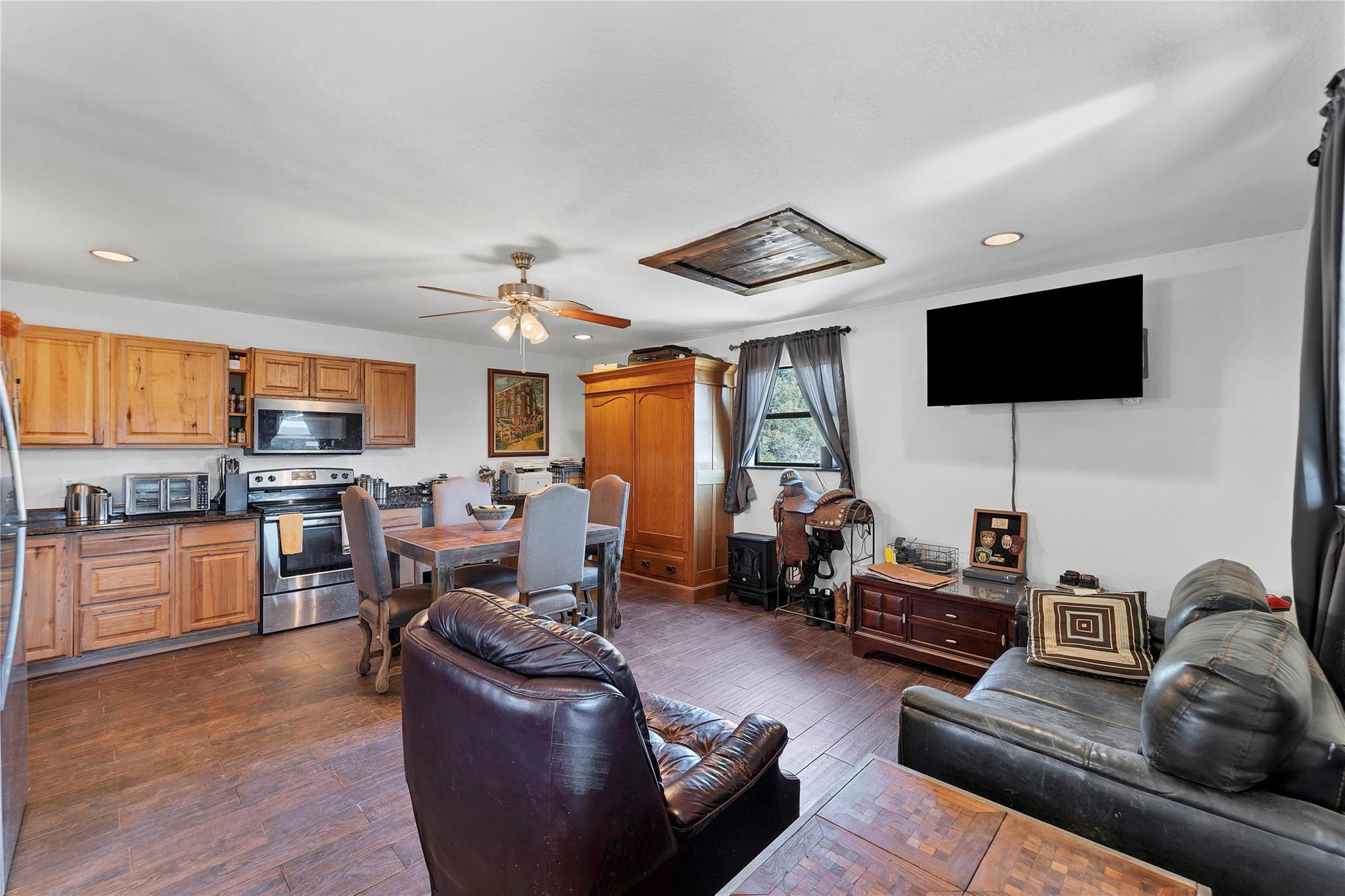 1750 Loop 165 Loop B Property Photo 14