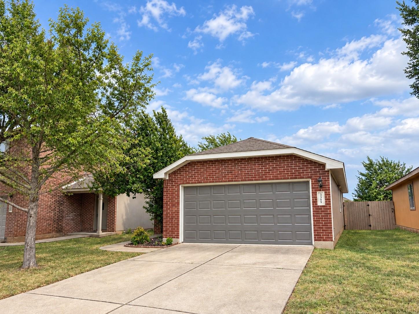 3309 Crownover St Property Photo 17