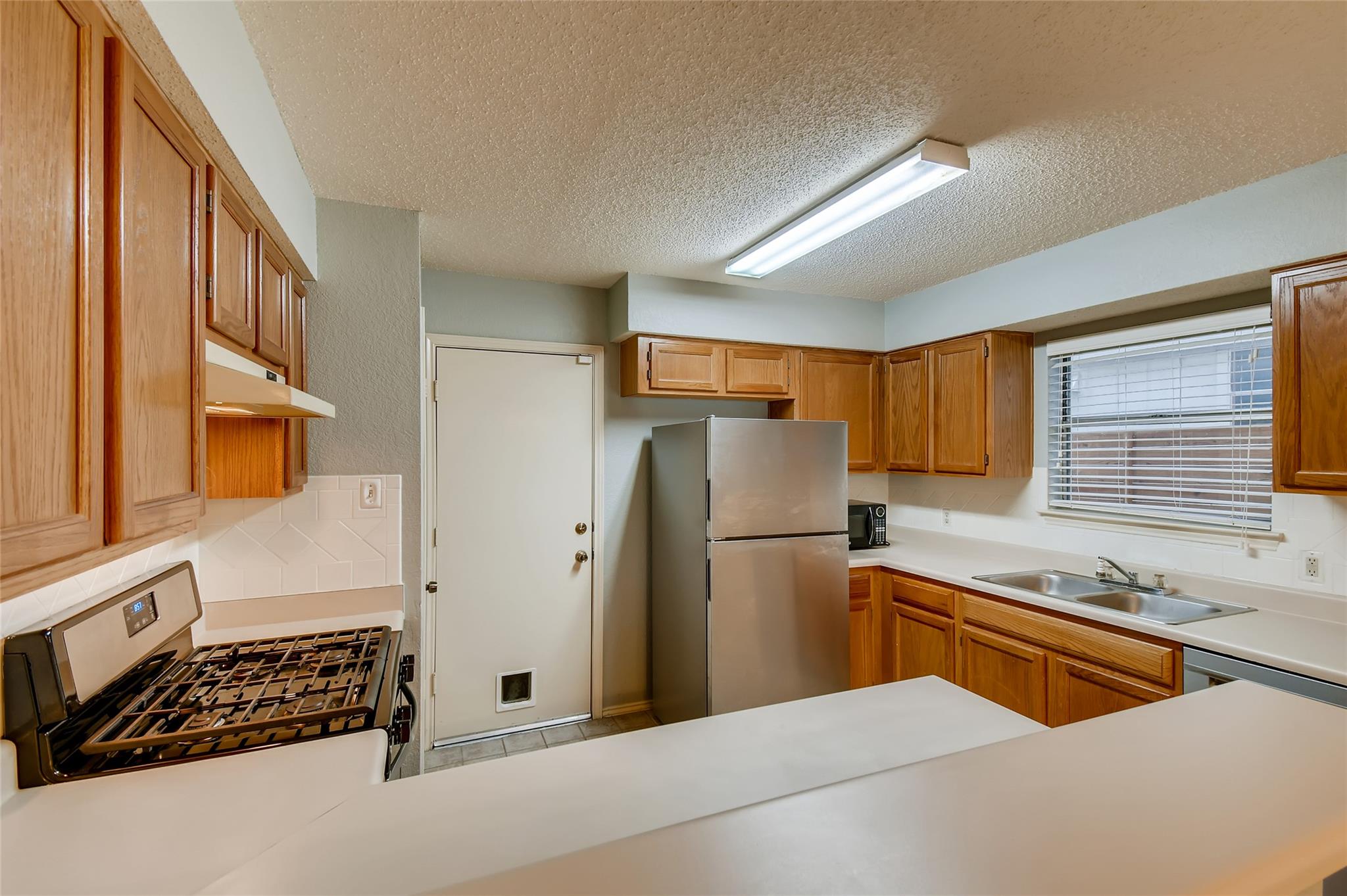 14008 Maricella Ln Property Photo 5