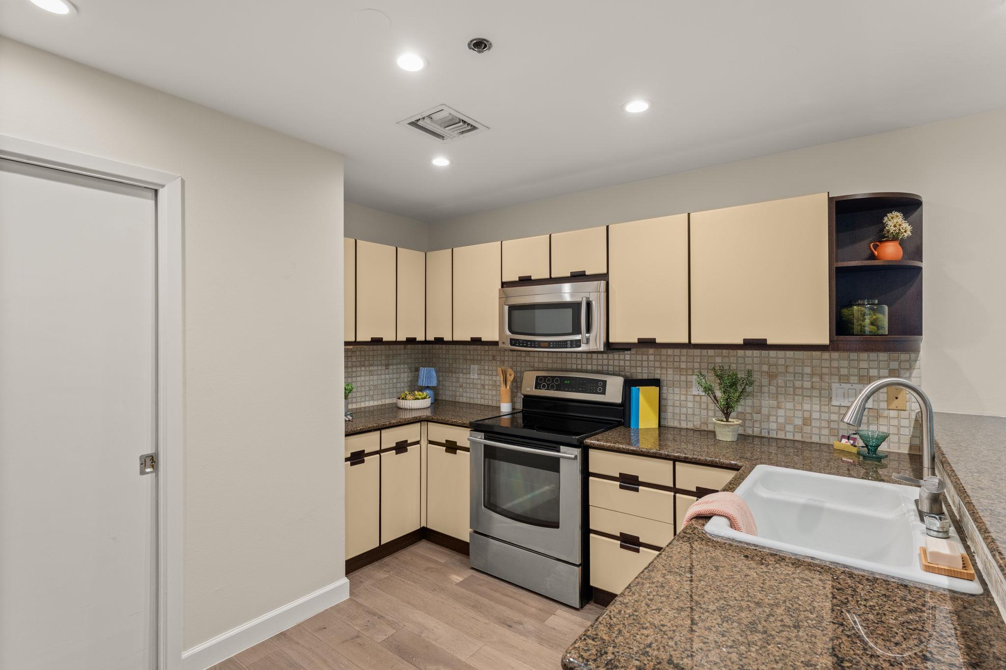 40 N Interstate 35 None #11b2 Property Photo 13
