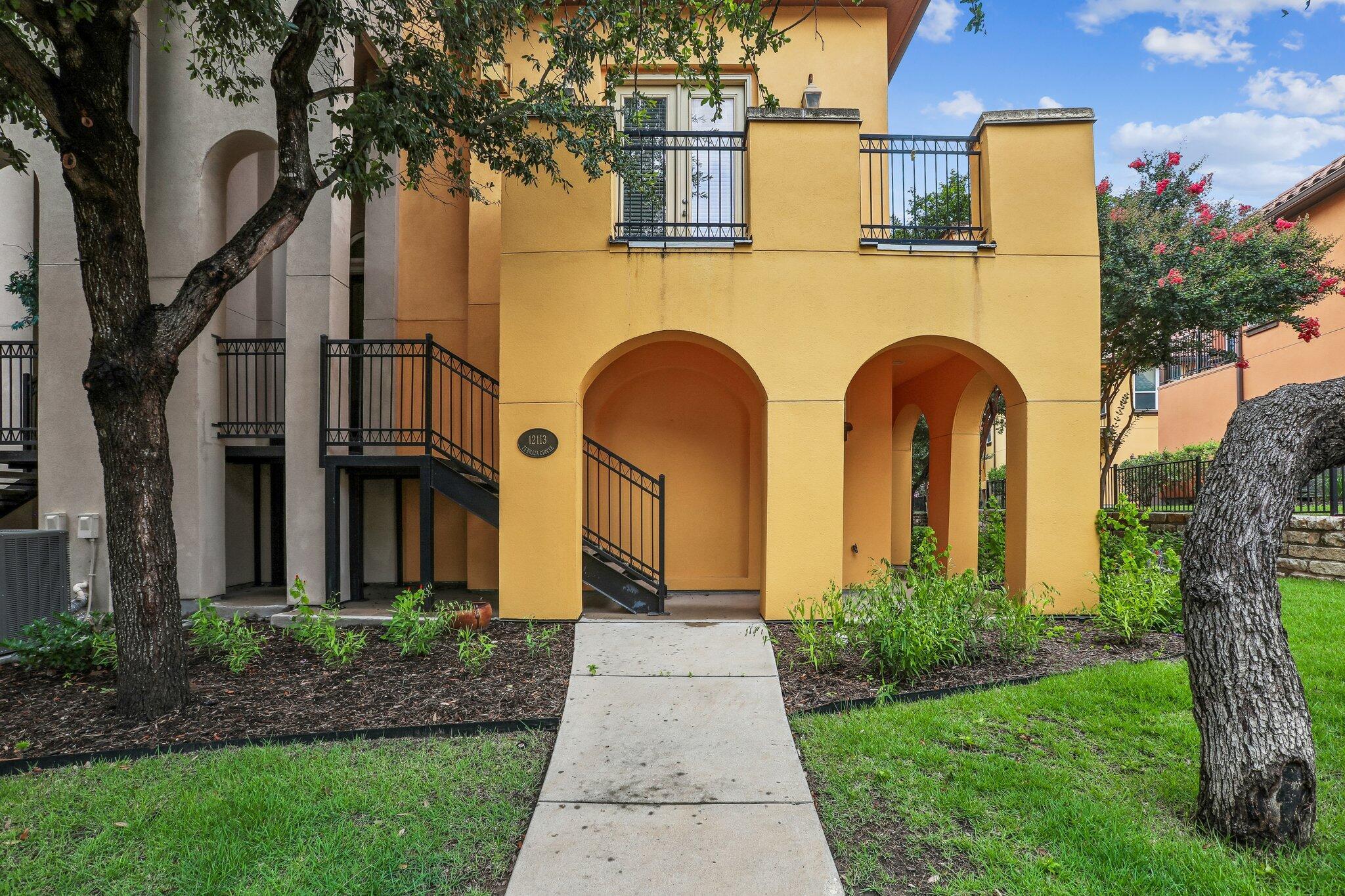 12113 Terraza Cir Property Photo 2