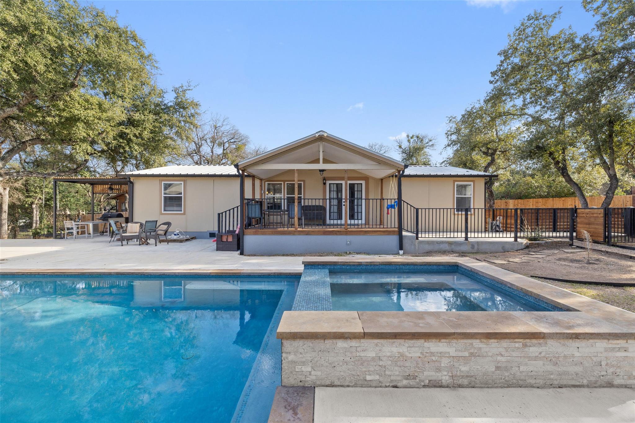 5519 Hi Line Rd Property Photo 2