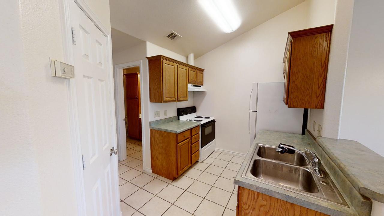 412 Burleson St #121 Property Photo 5