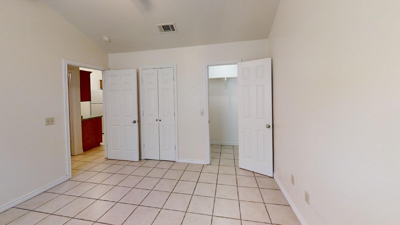 412 Burleson St #121 Property Photo 8
