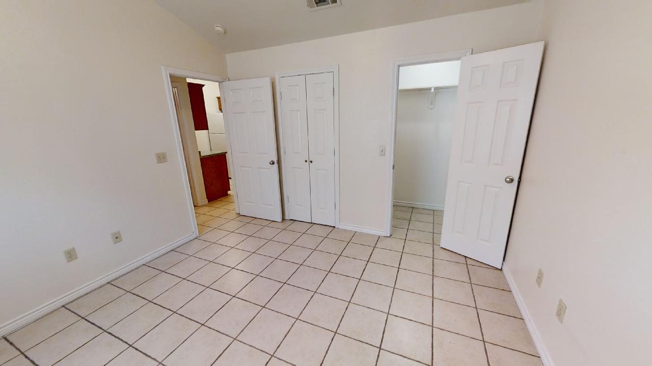 412 Burleson St #121 Property Photo 9