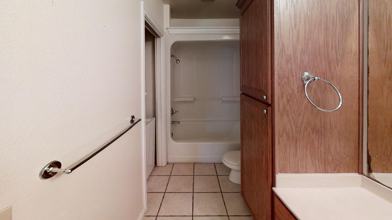 412 Burleson St #121 Property Photo 10