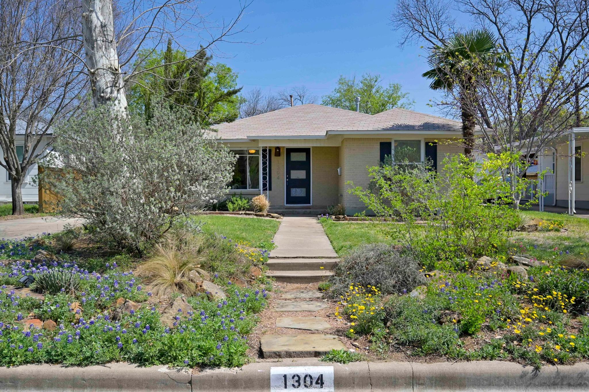 1304 Pasadena Dr Property Photo