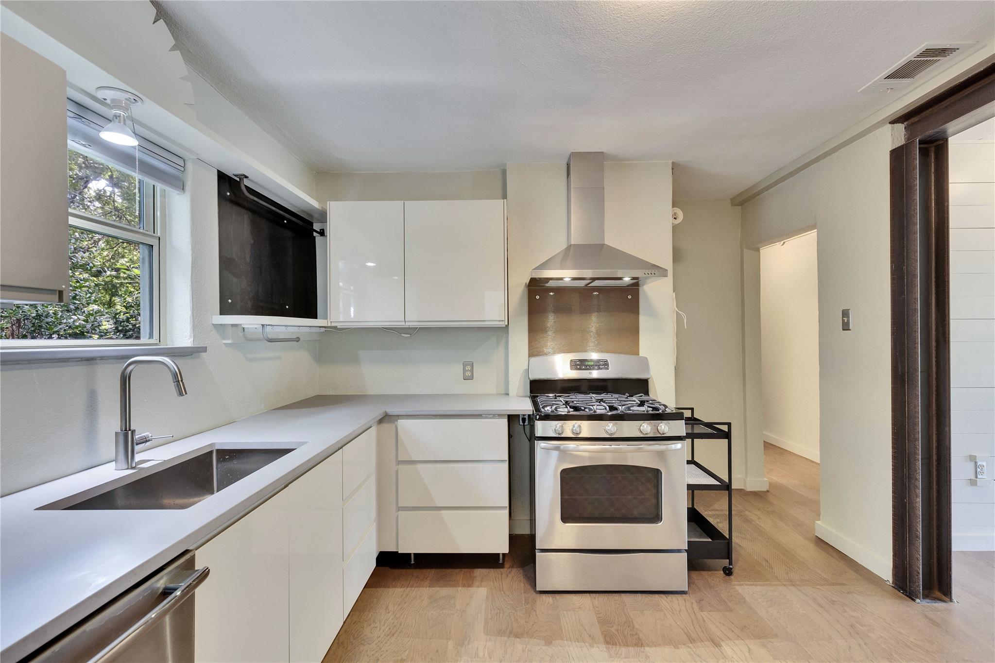1306 Norwood Rd #a Property Photo 9