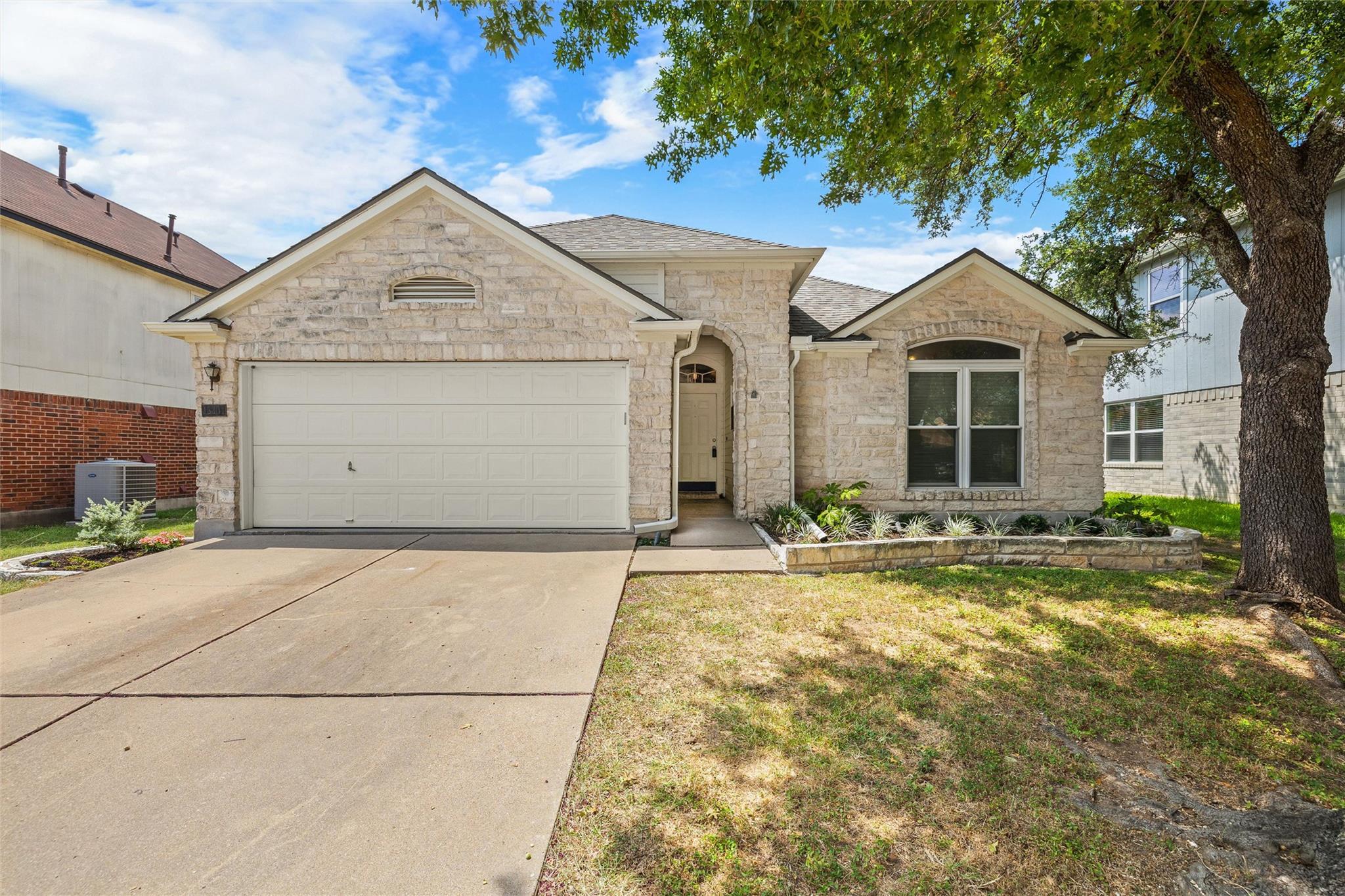 15304 Ecorio Dr