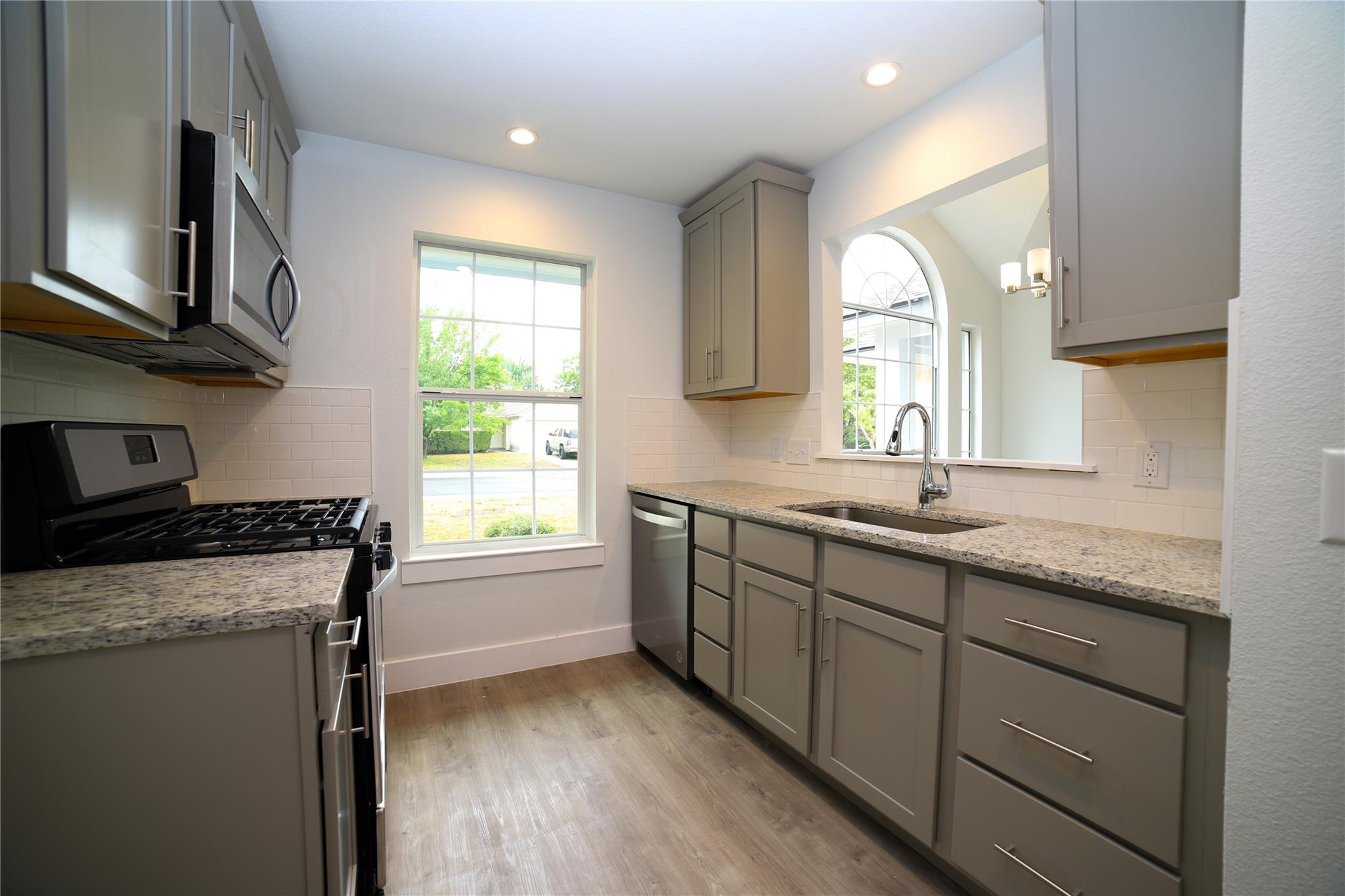 131 Stephen Ct Property Photo 2