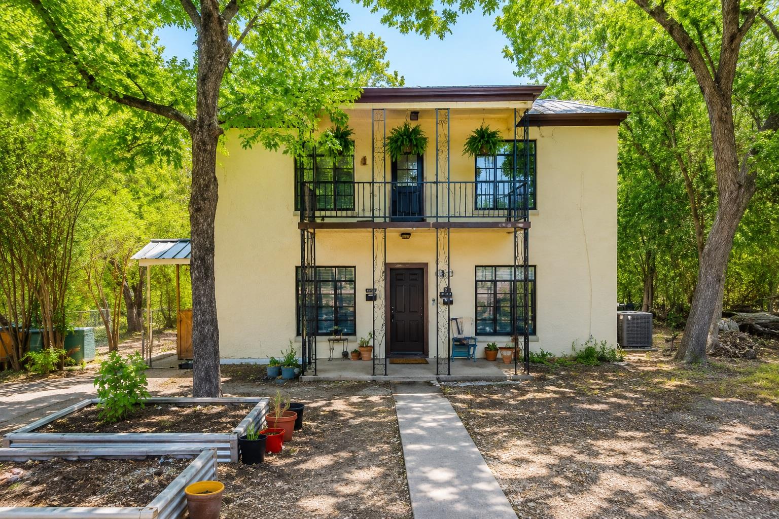 4001 Maplewood Ave #b Property Photo 1