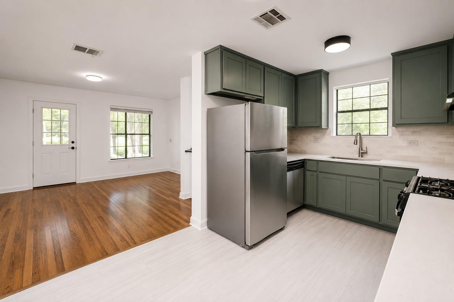 4001 Maplewood Ave #b Property Photo 4