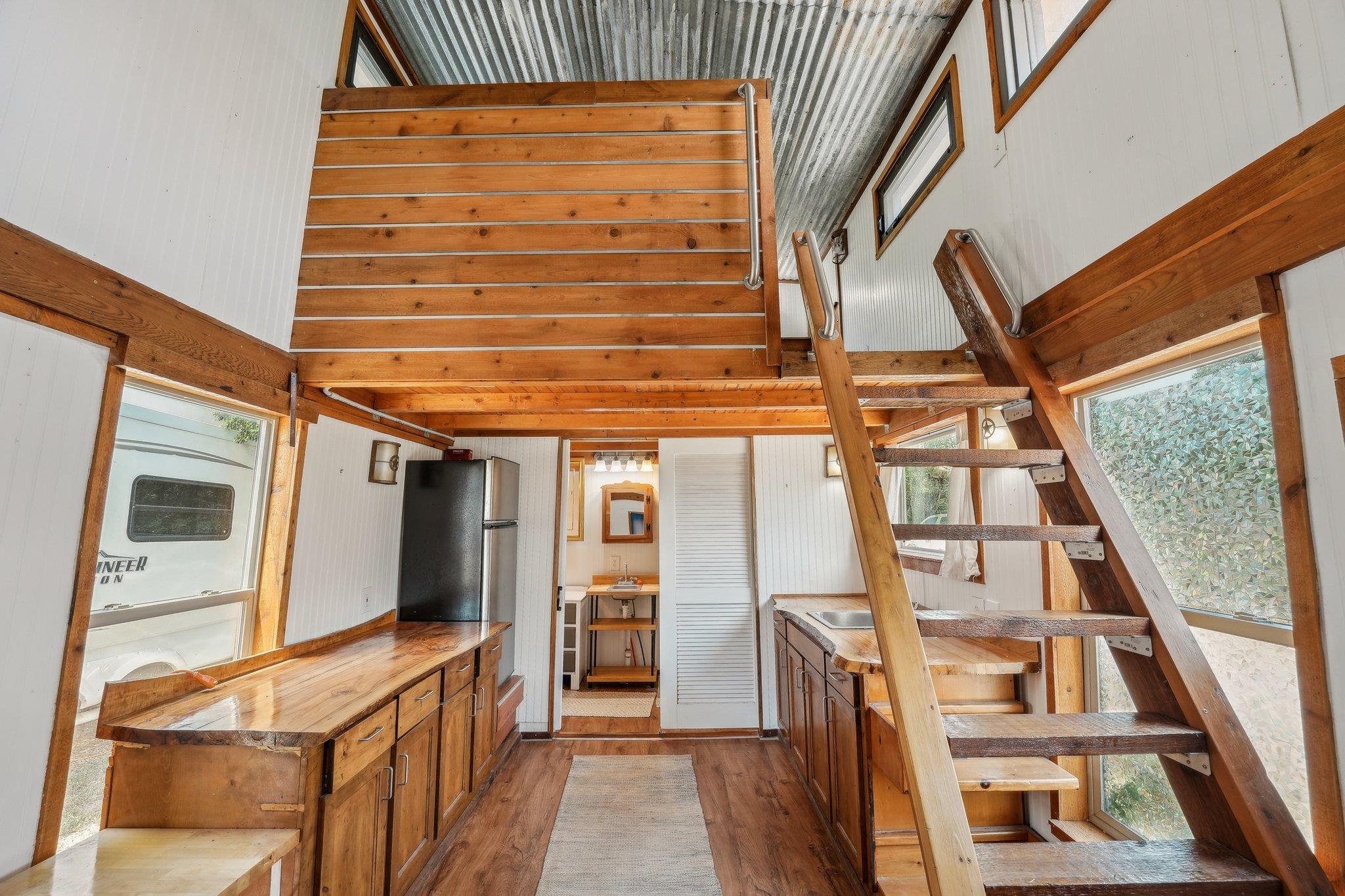 15211 Fitzhugh Rd #c - Tiny House Property Photo 3