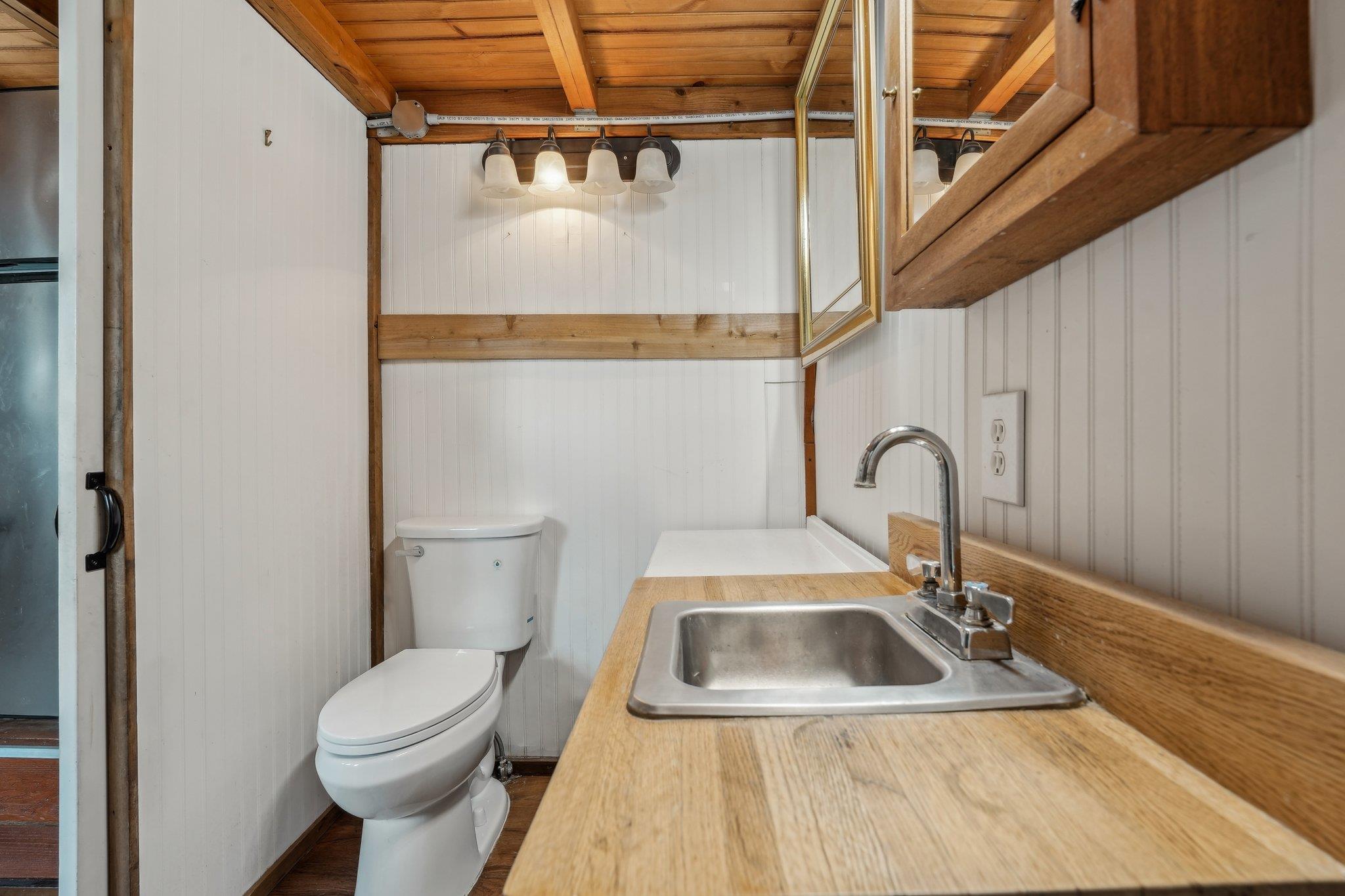 15211 Fitzhugh Rd #c - Tiny House Property Photo 8