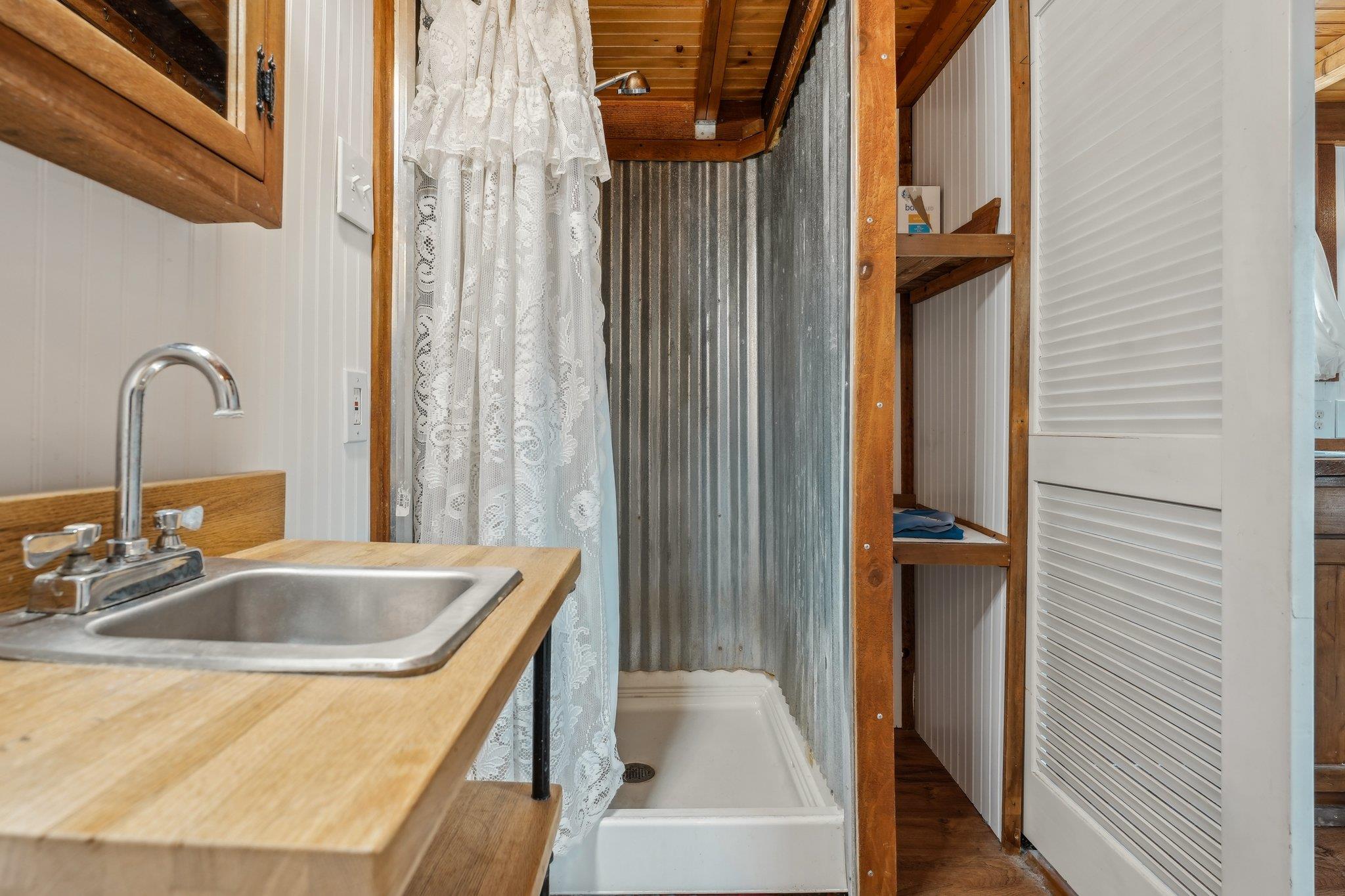 15211 Fitzhugh Rd #c - Tiny House Property Photo 9