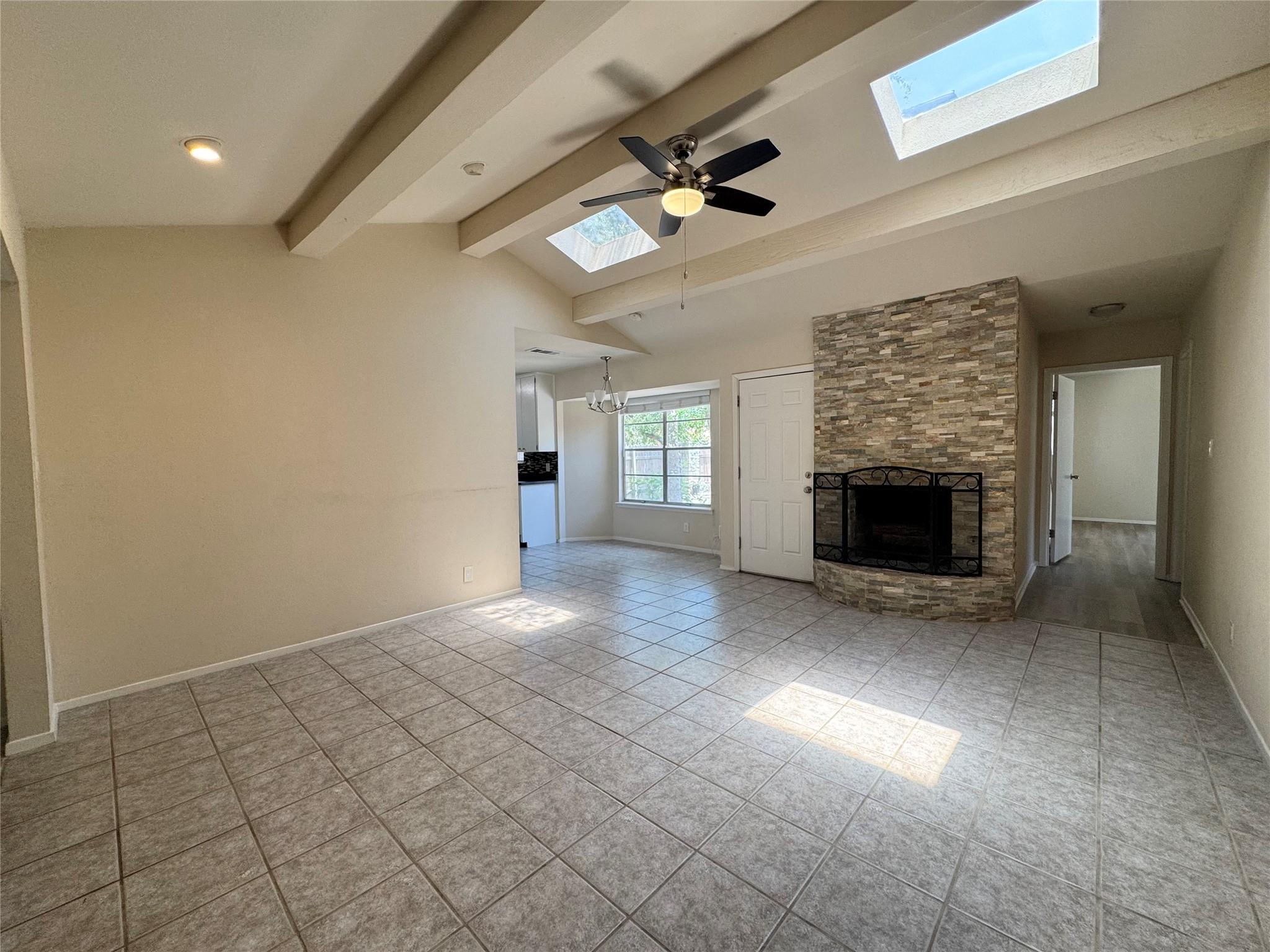 7101 Twisted Oaks Dr Property Photo 3