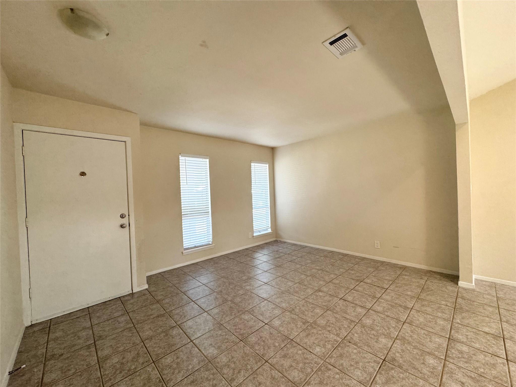 7101 Twisted Oaks Dr Property Photo 4