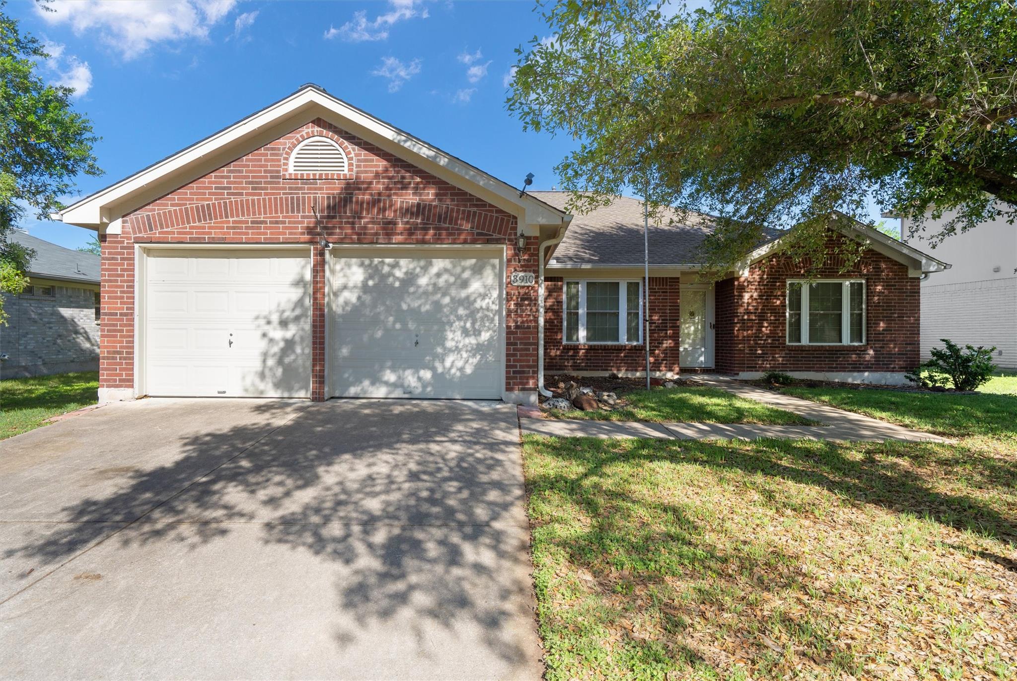 3910 Eagles Nest St Property Photo