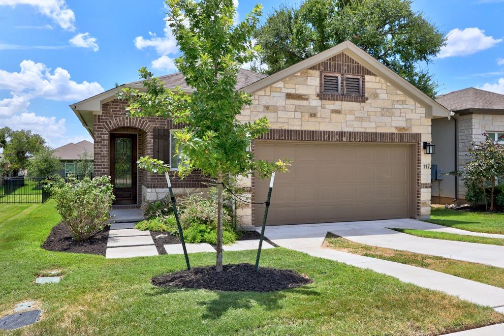 117 Monterey Oak Trl Property Photo 1