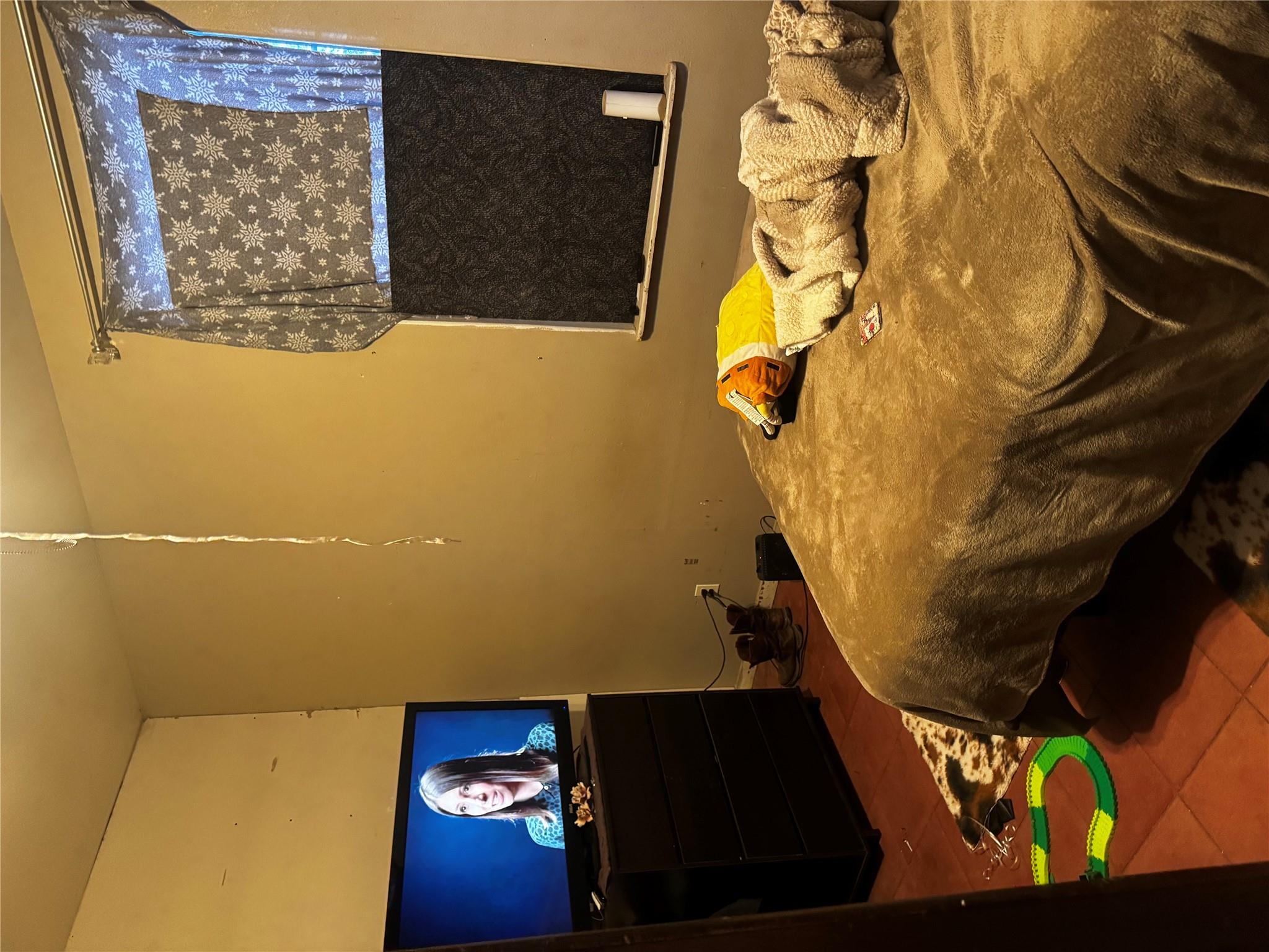 408 Sabine St Property Photo 5