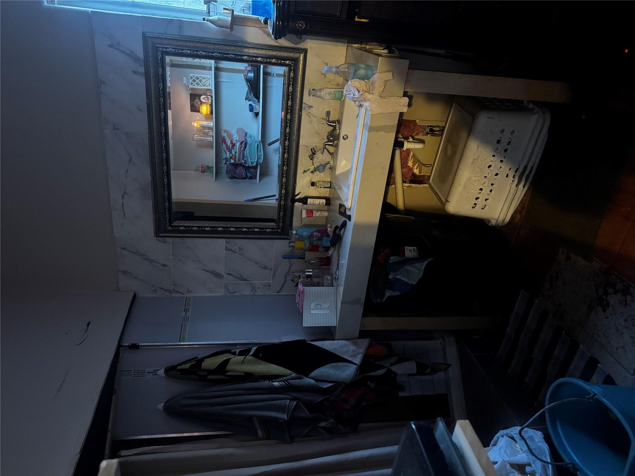 408 Sabine St Property Photo 6