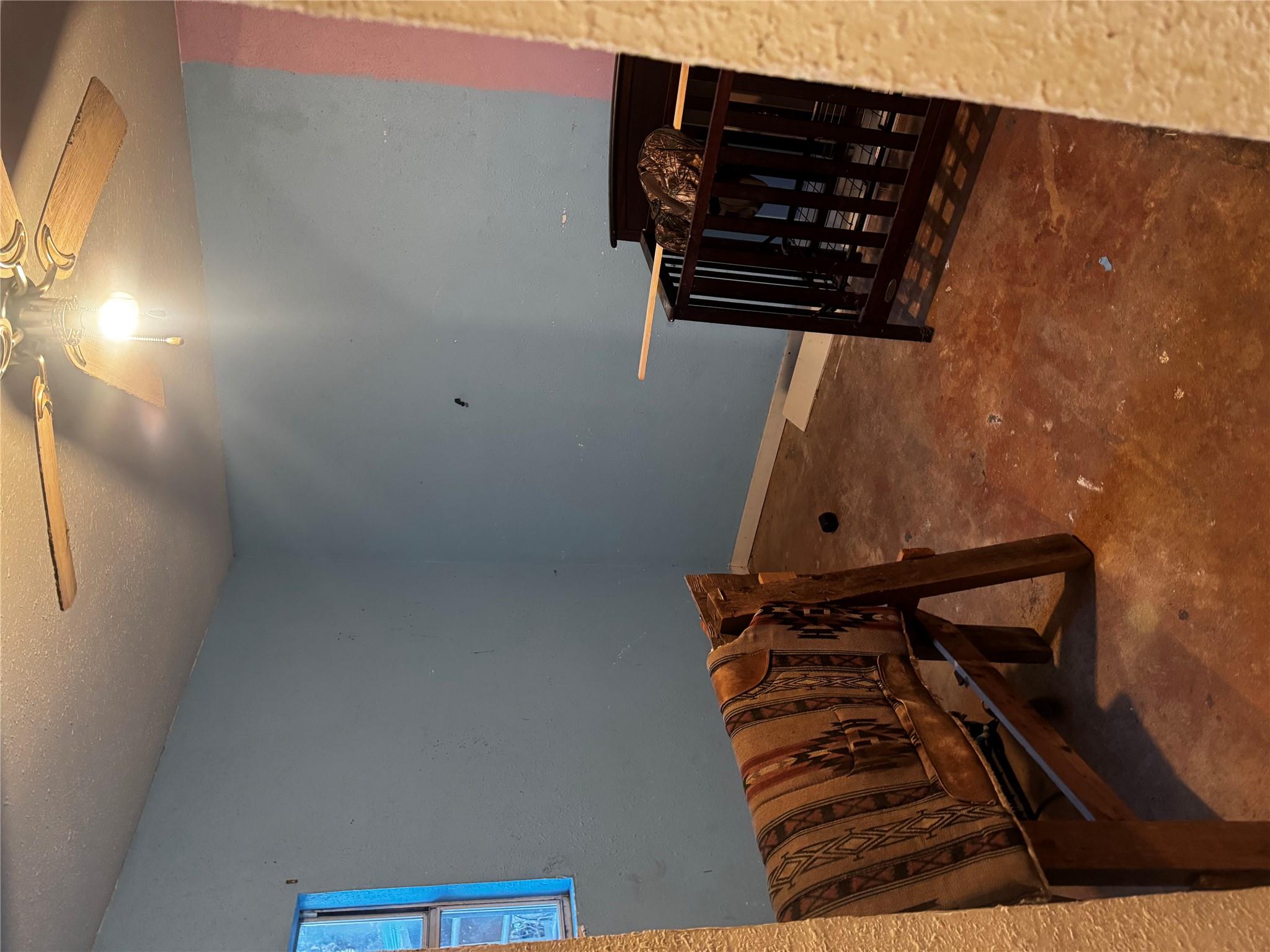 408 Sabine St Property Photo 9