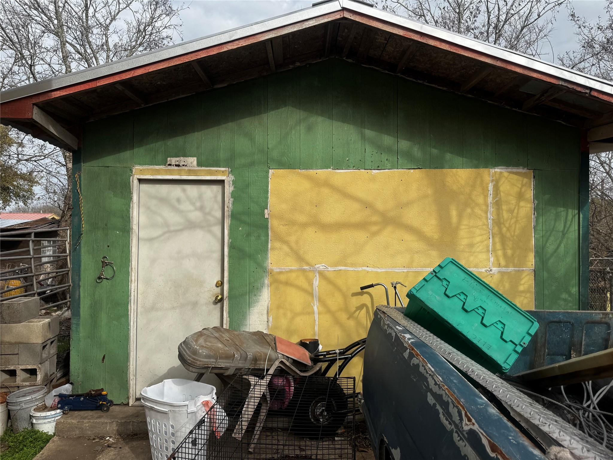 408 Sabine St Property Photo 10