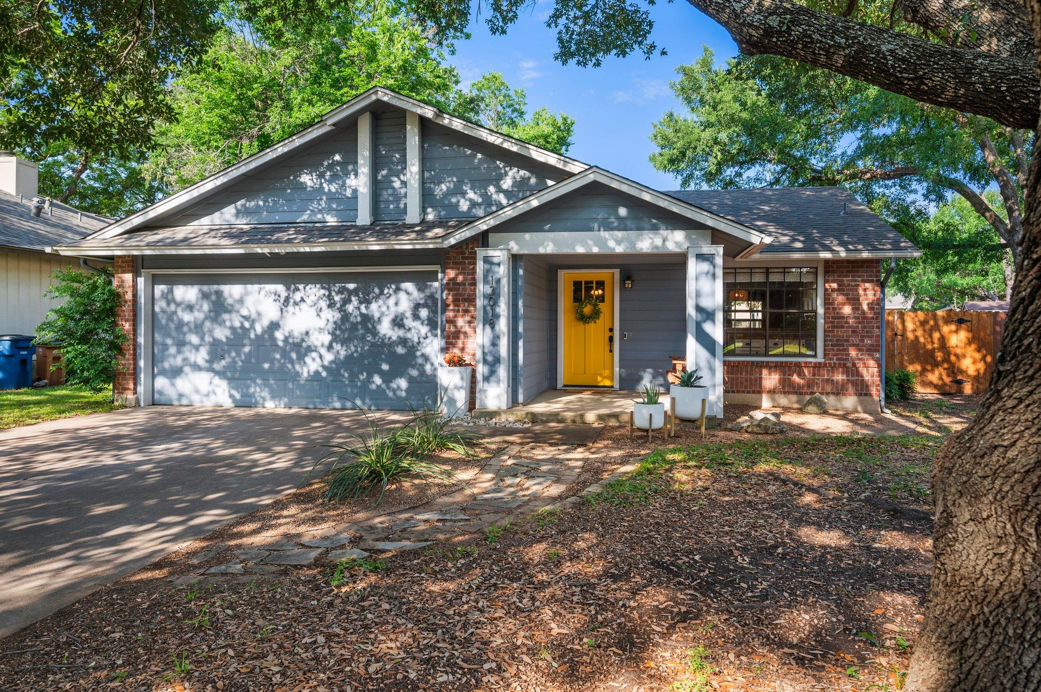 13018 Garfield Ln Property Photo