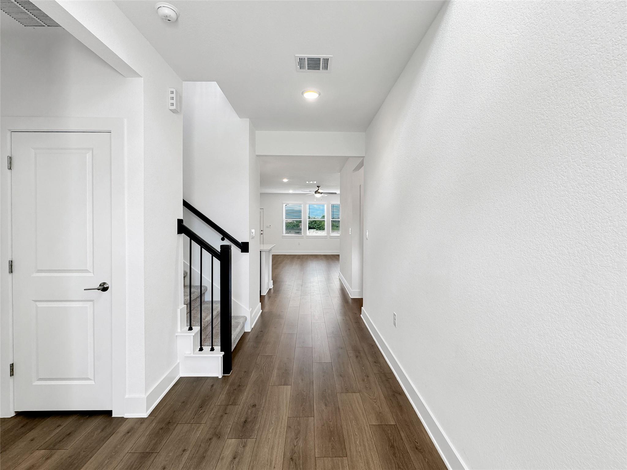 1420 Carvin Way Property Photo 4