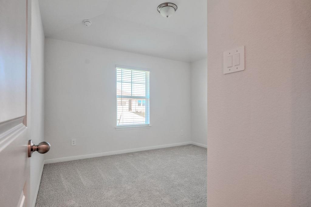 156 Sleep Hollow None Property Photo 11