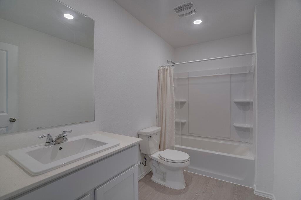 321 Keefer None Property Photo 21
