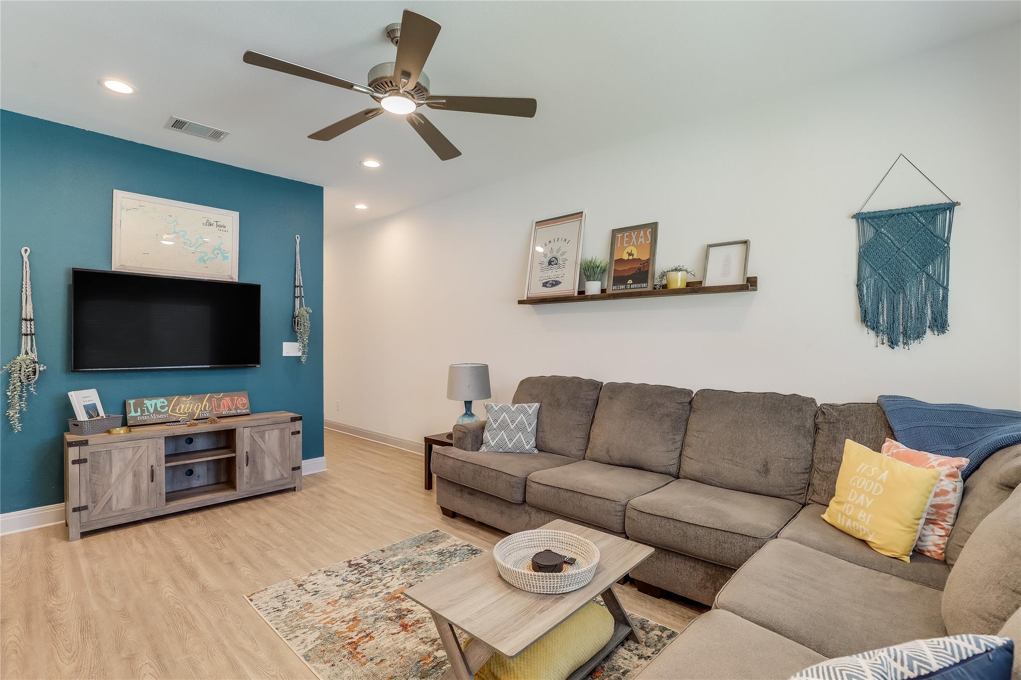 18814 Nicklaus Dr Property Photo 4