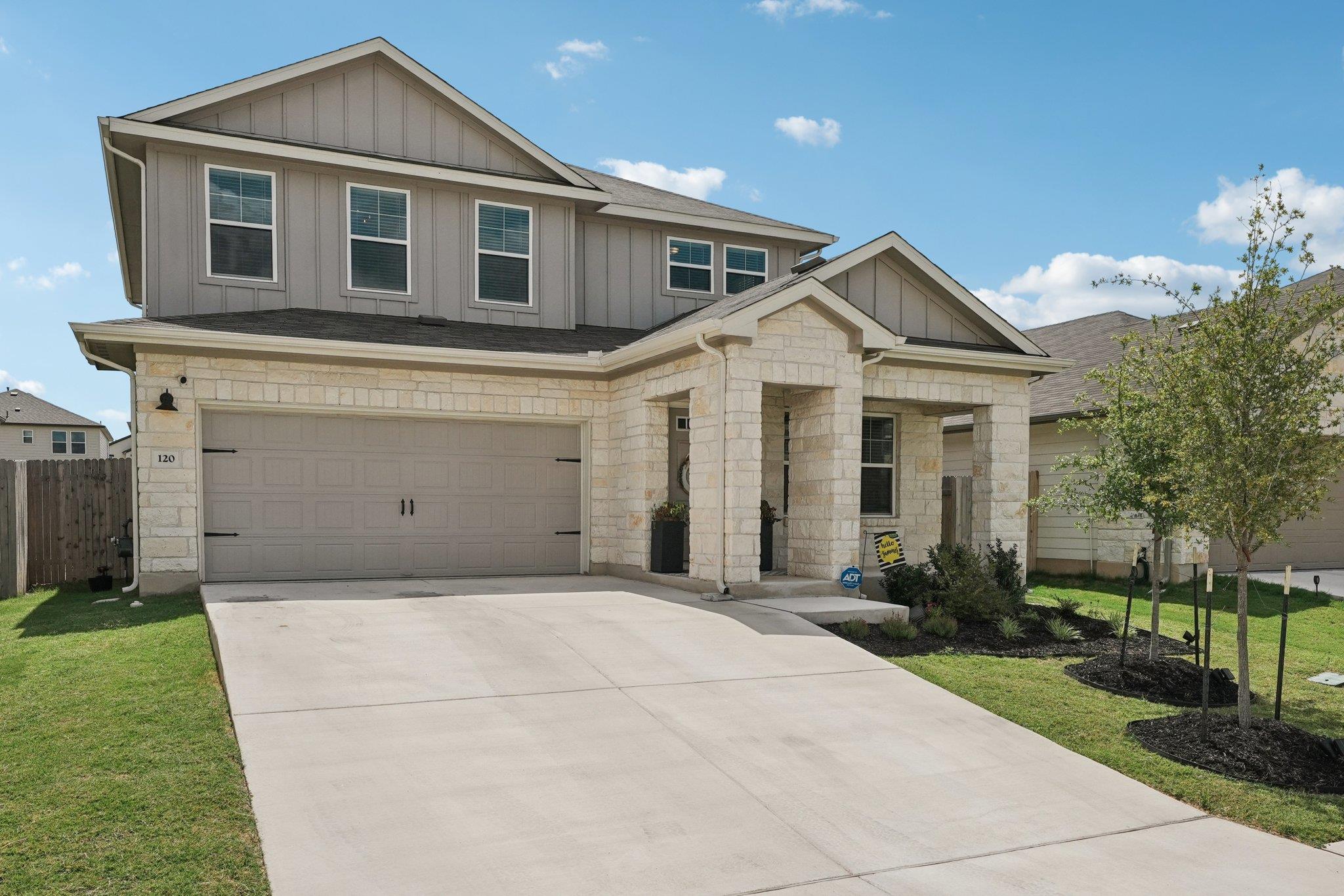 120 Sun Grove Trl Property Photo 1