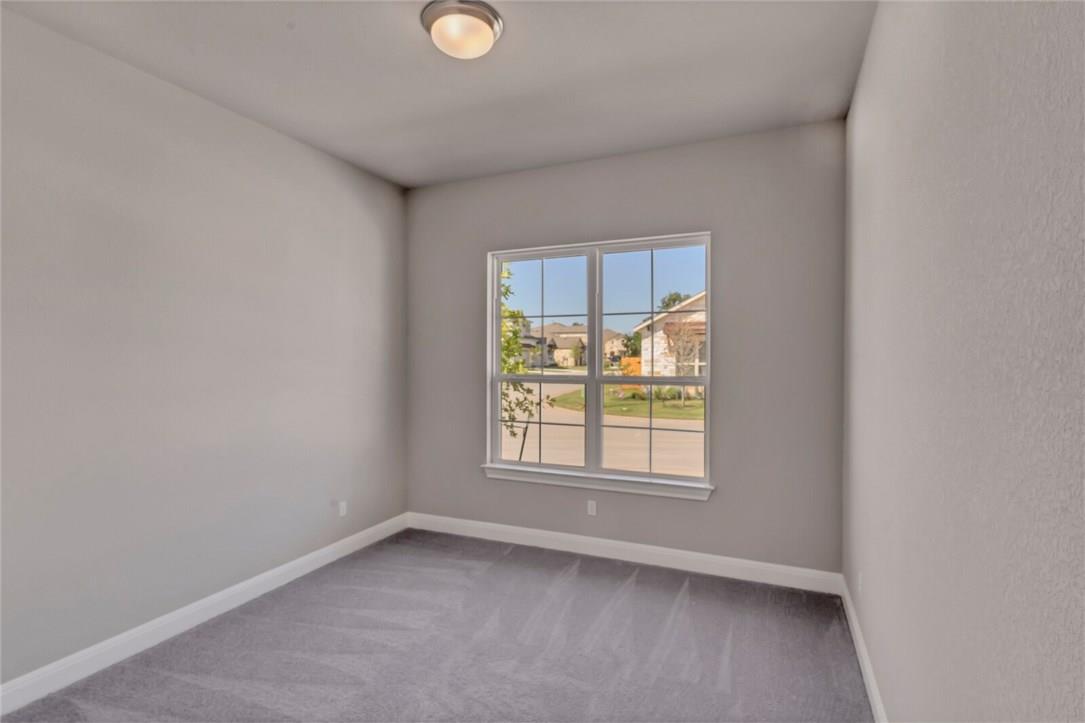 3901 Tavarez St Property Photo 3