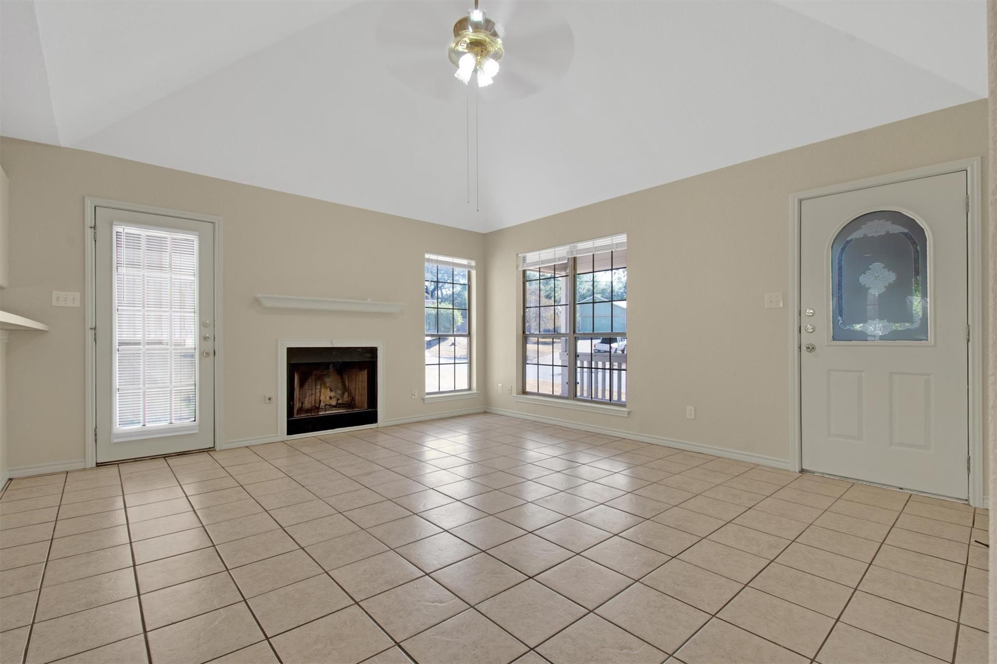2016 Castle Gate Cir Property Photo 5