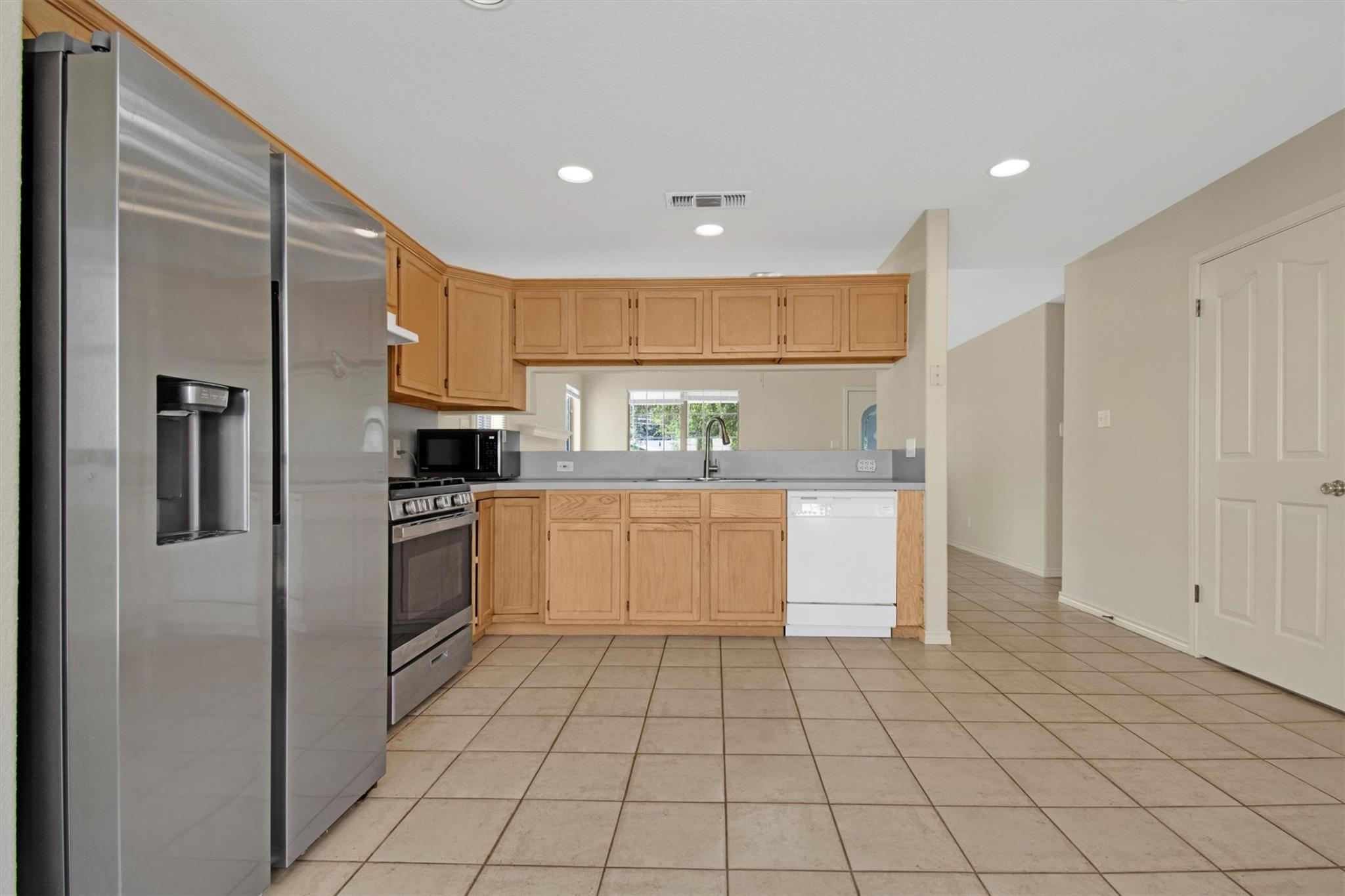 2016 Castle Gate Cir Property Photo 8