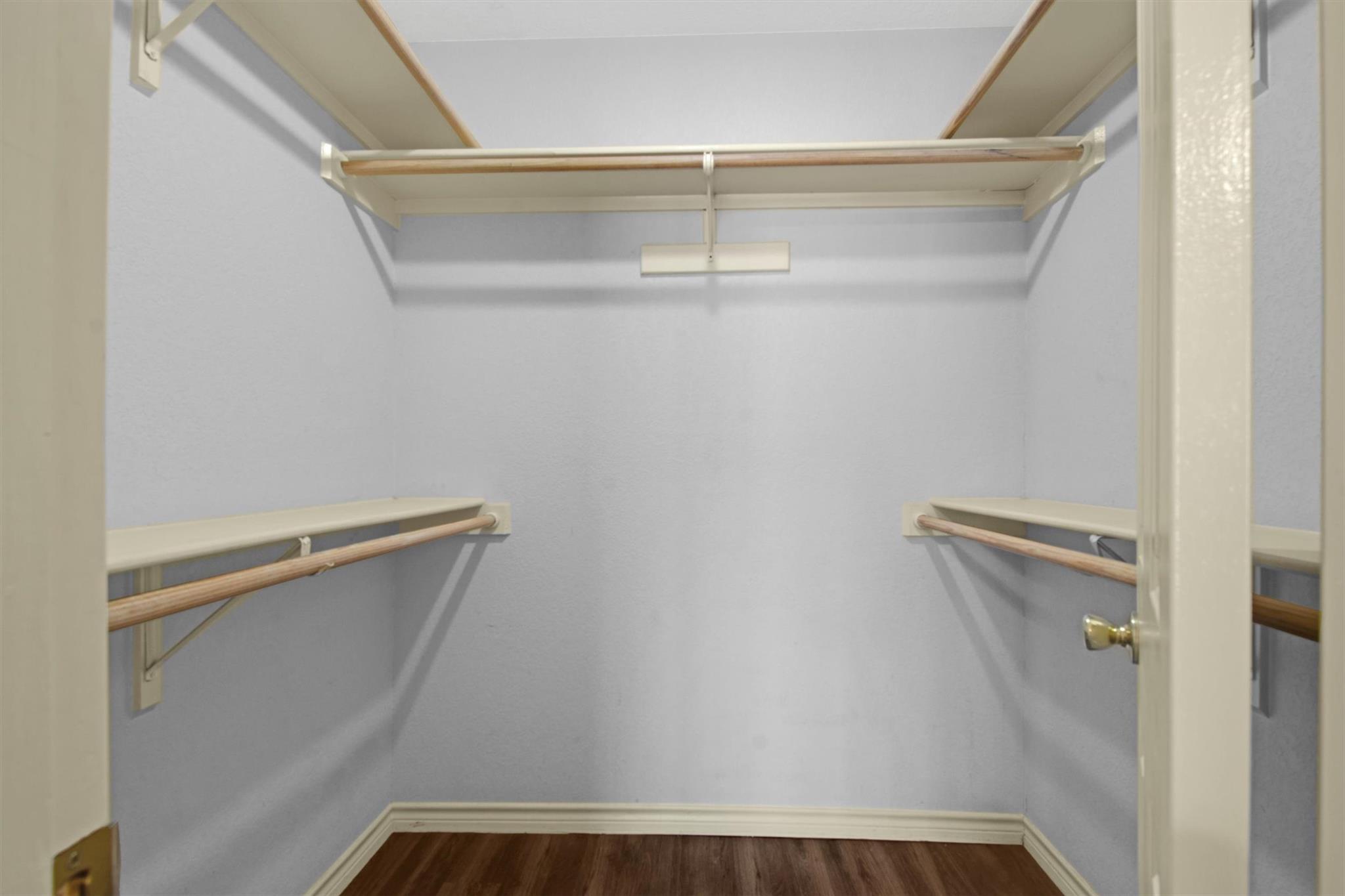 2016 Castle Gate Cir Property Photo 15